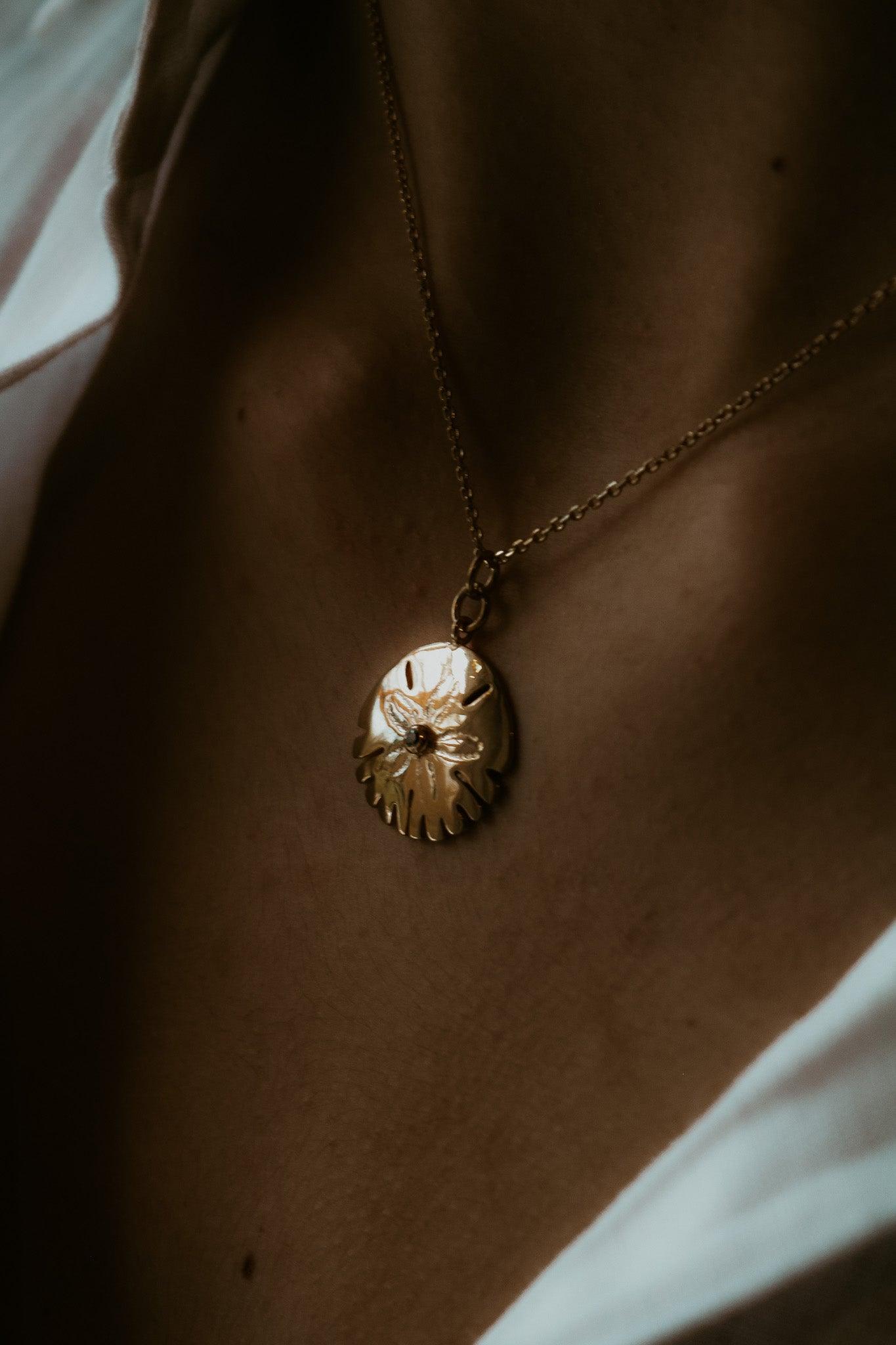 collier dollar des sables assinie cote divoire sathyne