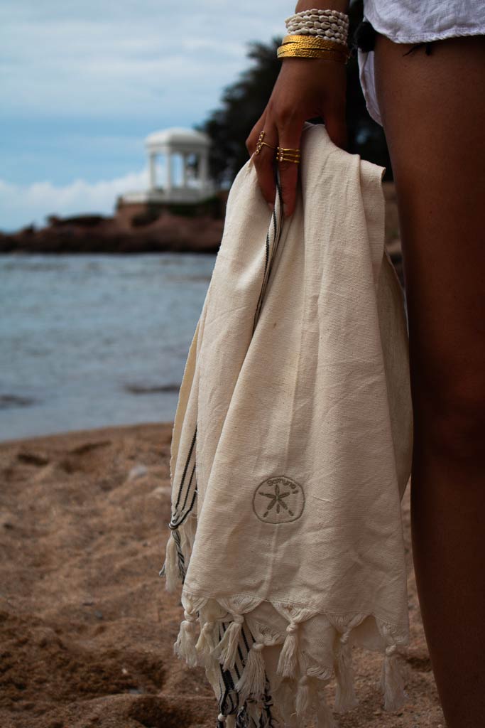 Accessoires, Fouta Sathyne