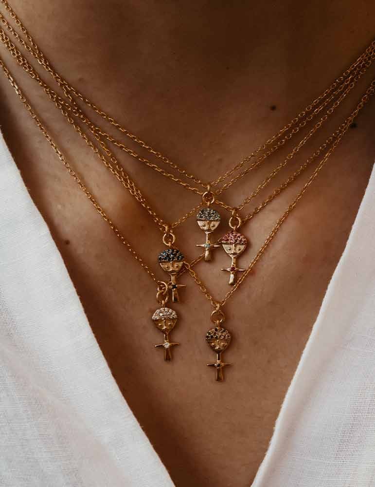 bijou Poupée Ashanti et pierres précieuses
