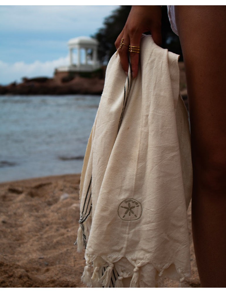 fouta beige et noir en coton brodé